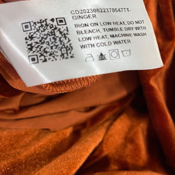 Rust Velvet Wrap Jumpsuit With Short Sleeves & Deep V-Neckline By Cider Size M - Picture 8 of 8